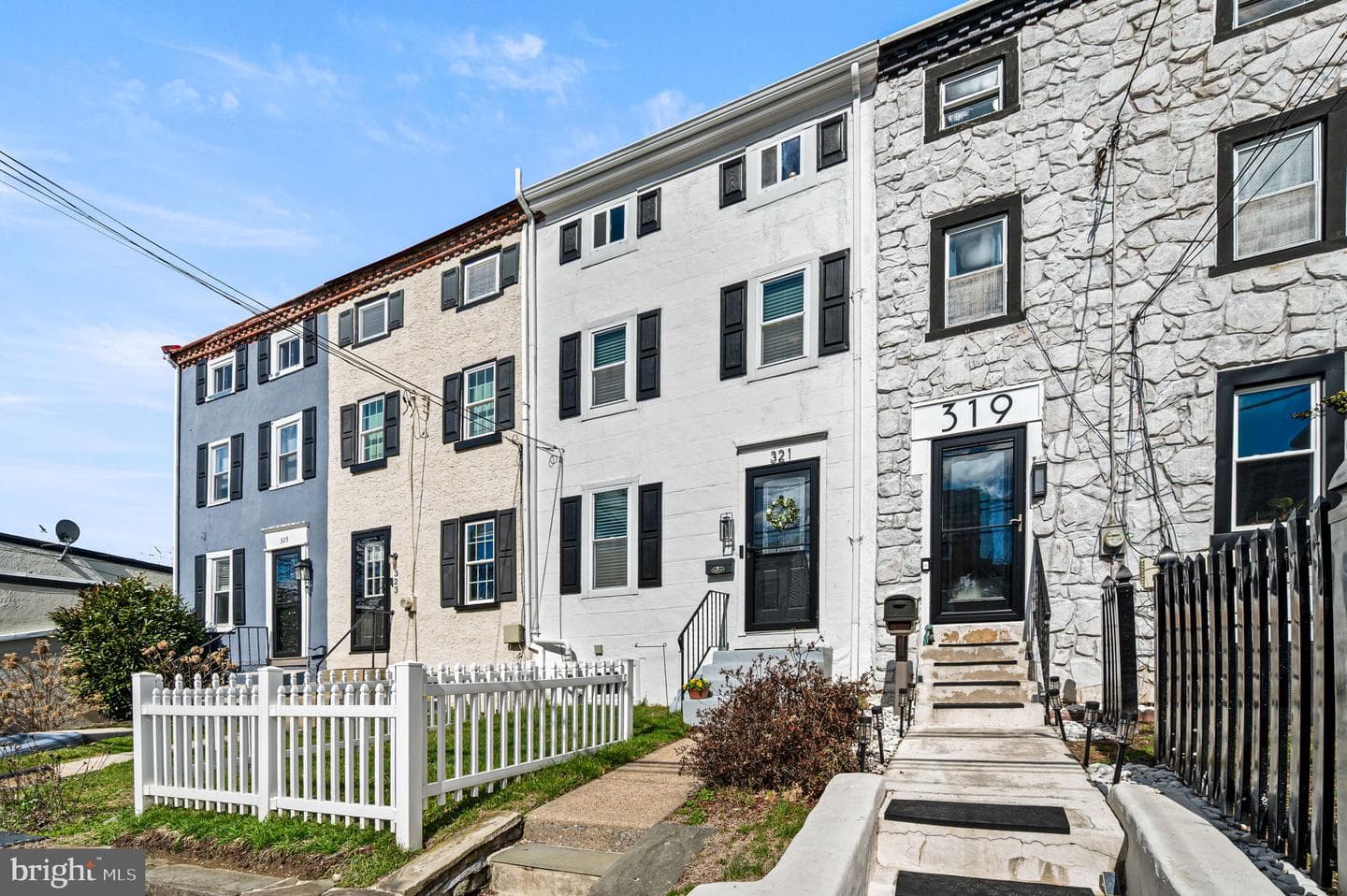 321 W Chestnut Street photo 1