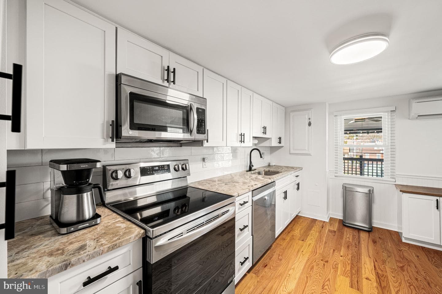 321 W Chestnut Street photo 11