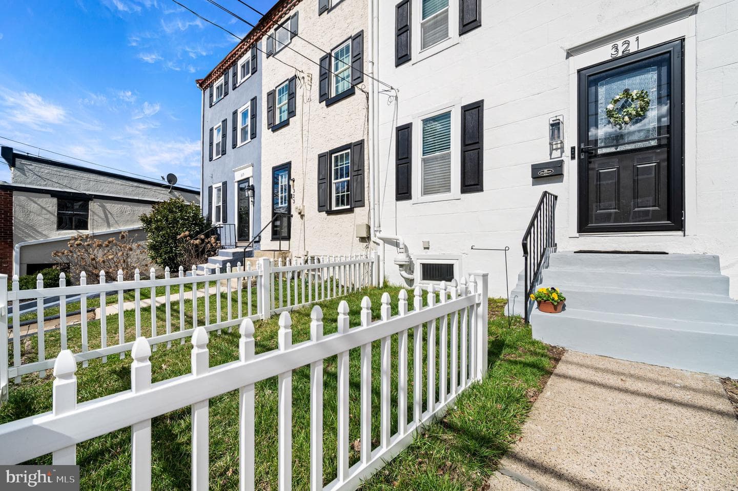 321 W Chestnut Street photo 3