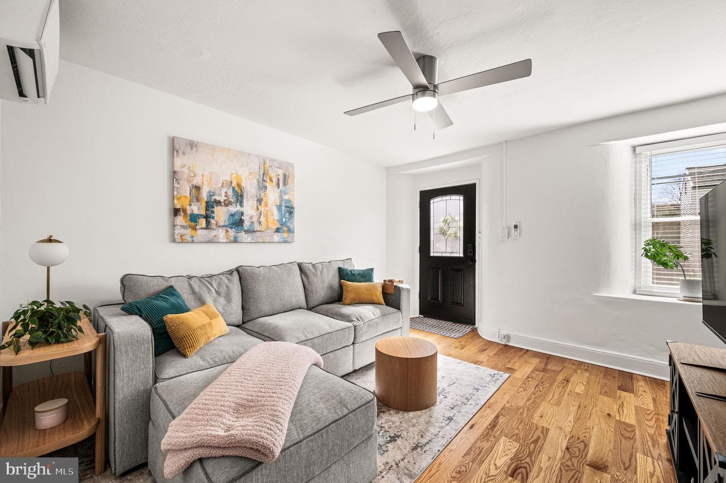 321 W Chestnut Street photo 4