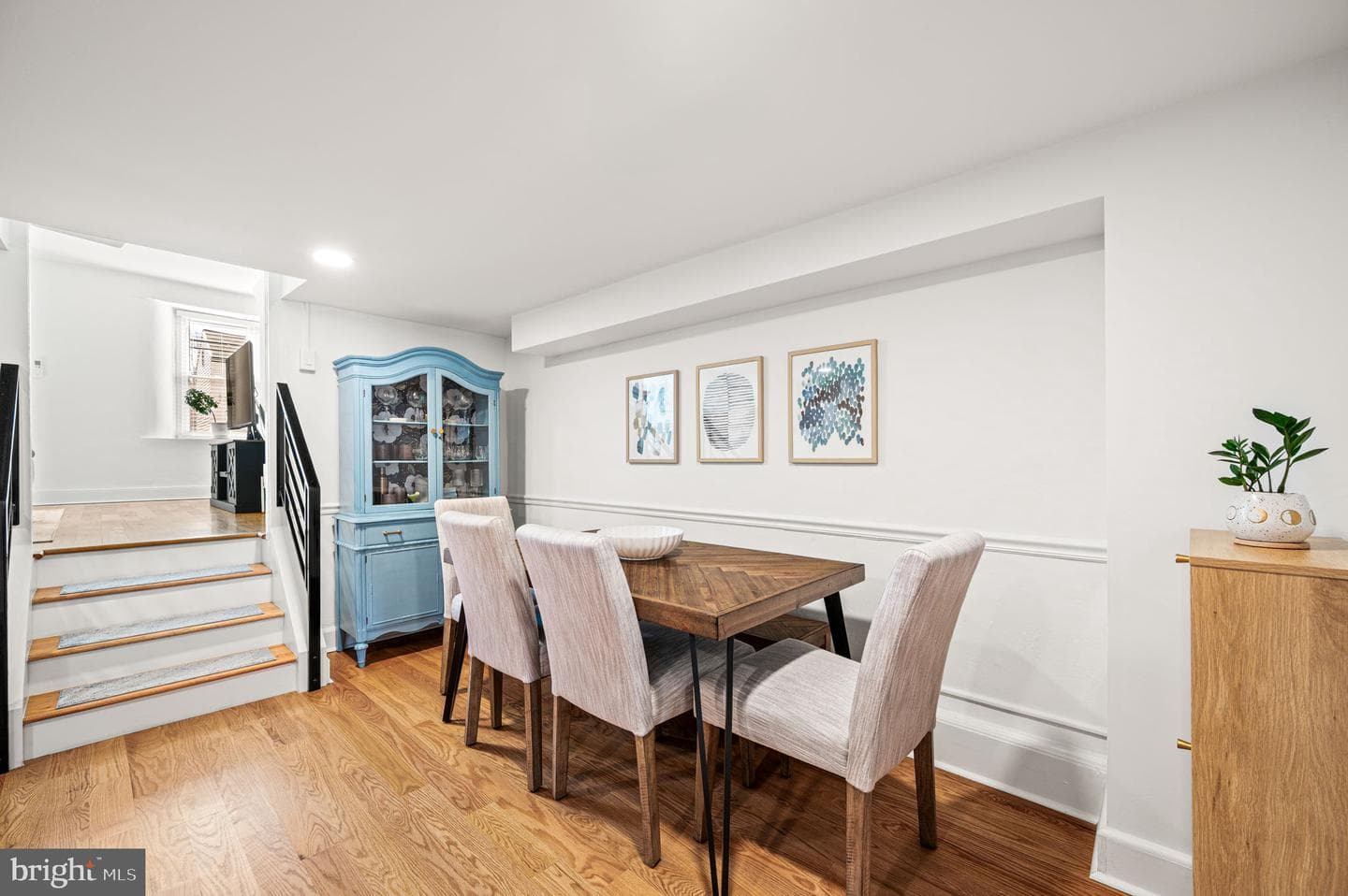 321 W Chestnut Street photo 7