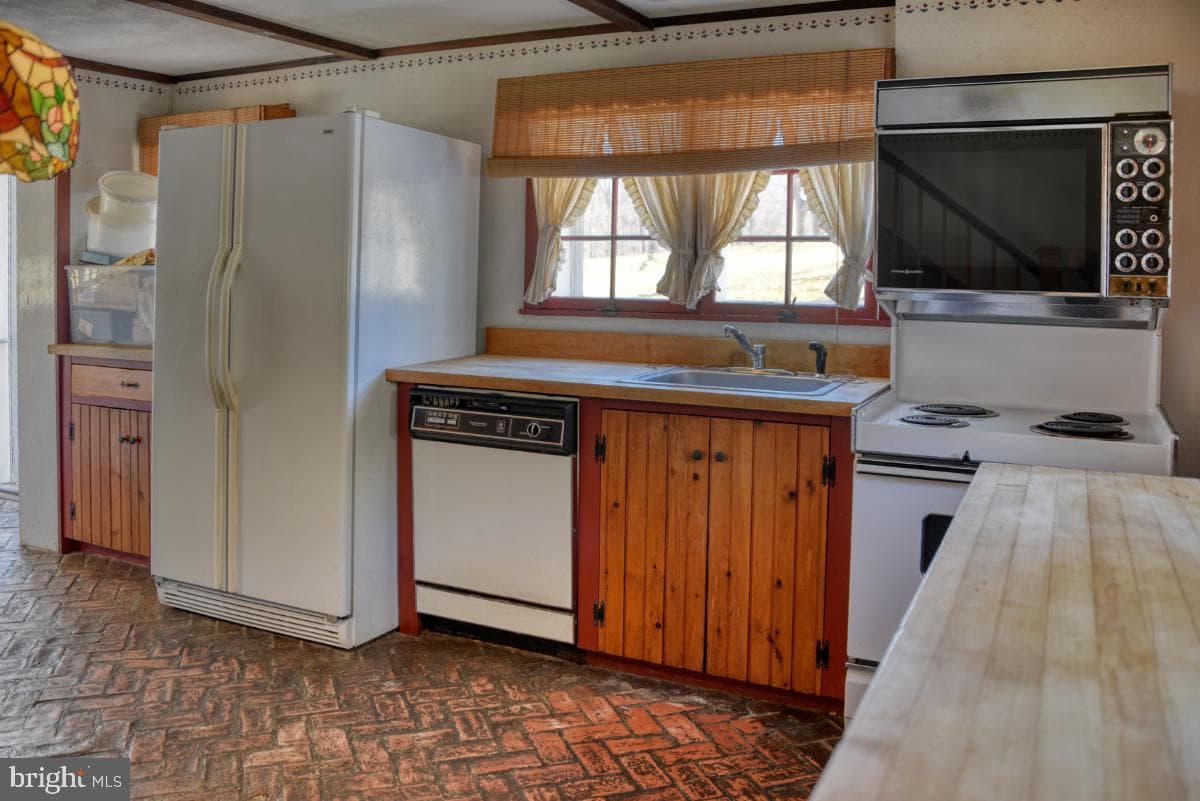 650 Spruce Drive photo 9
