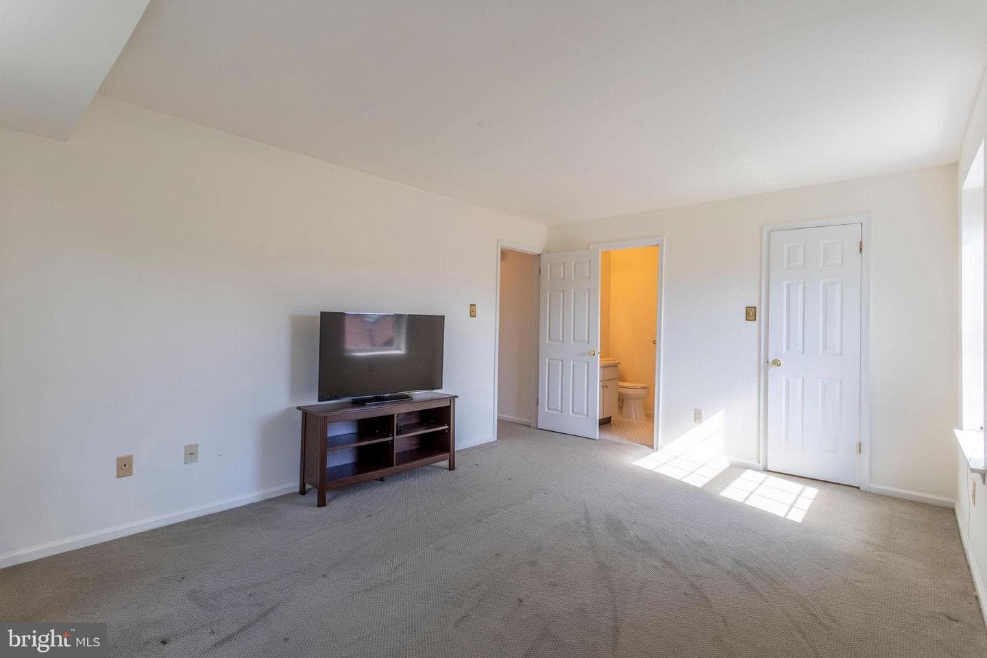 633 Washington Place #33 photo 18