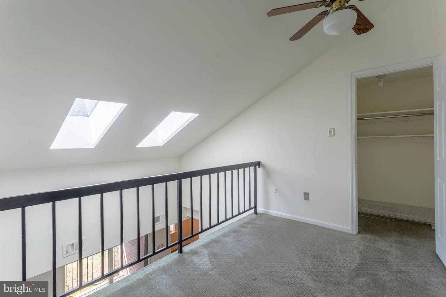 633 Washington Place #33 photo 23