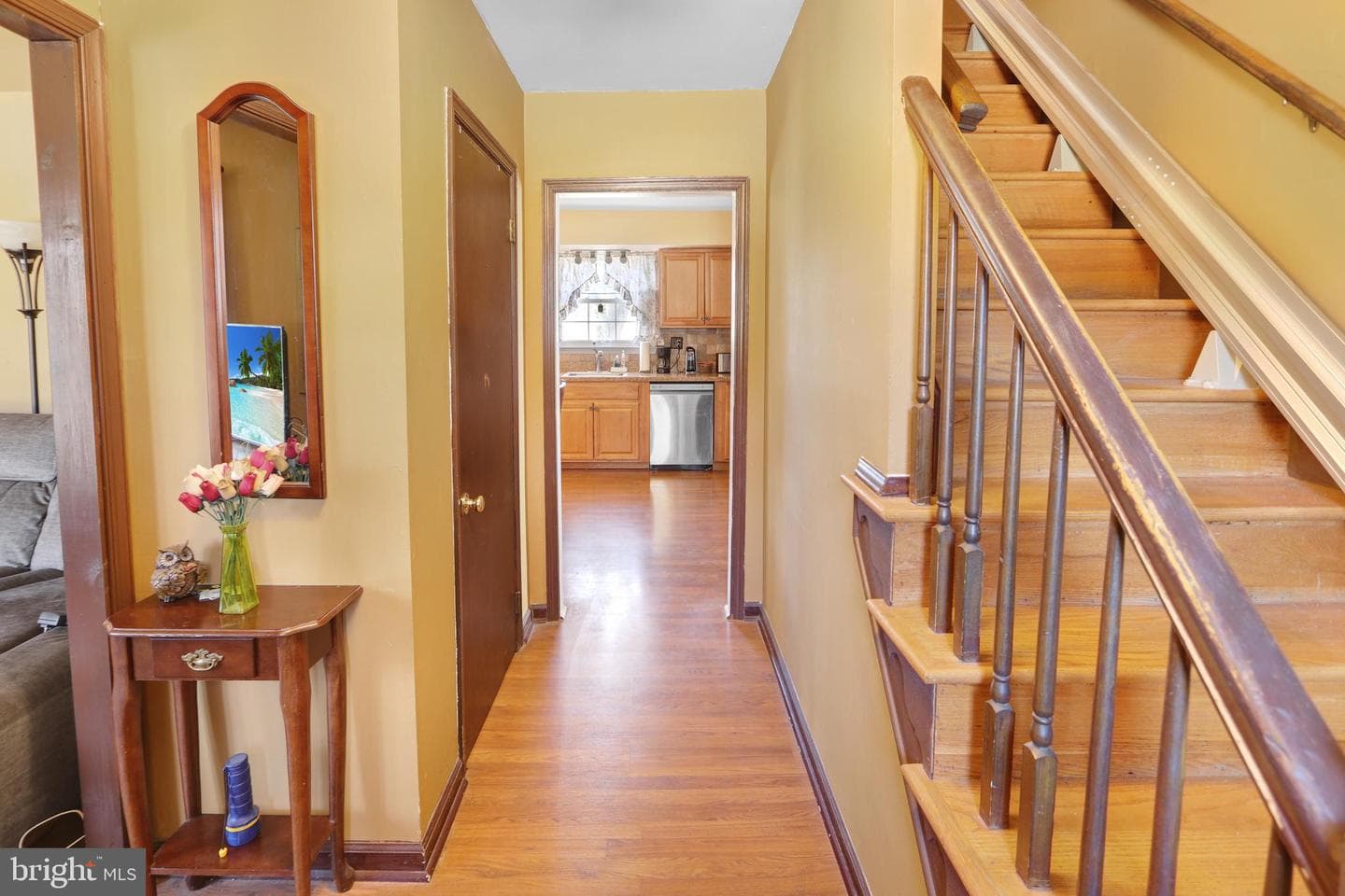 1172 Hiddenview Drive photo 2