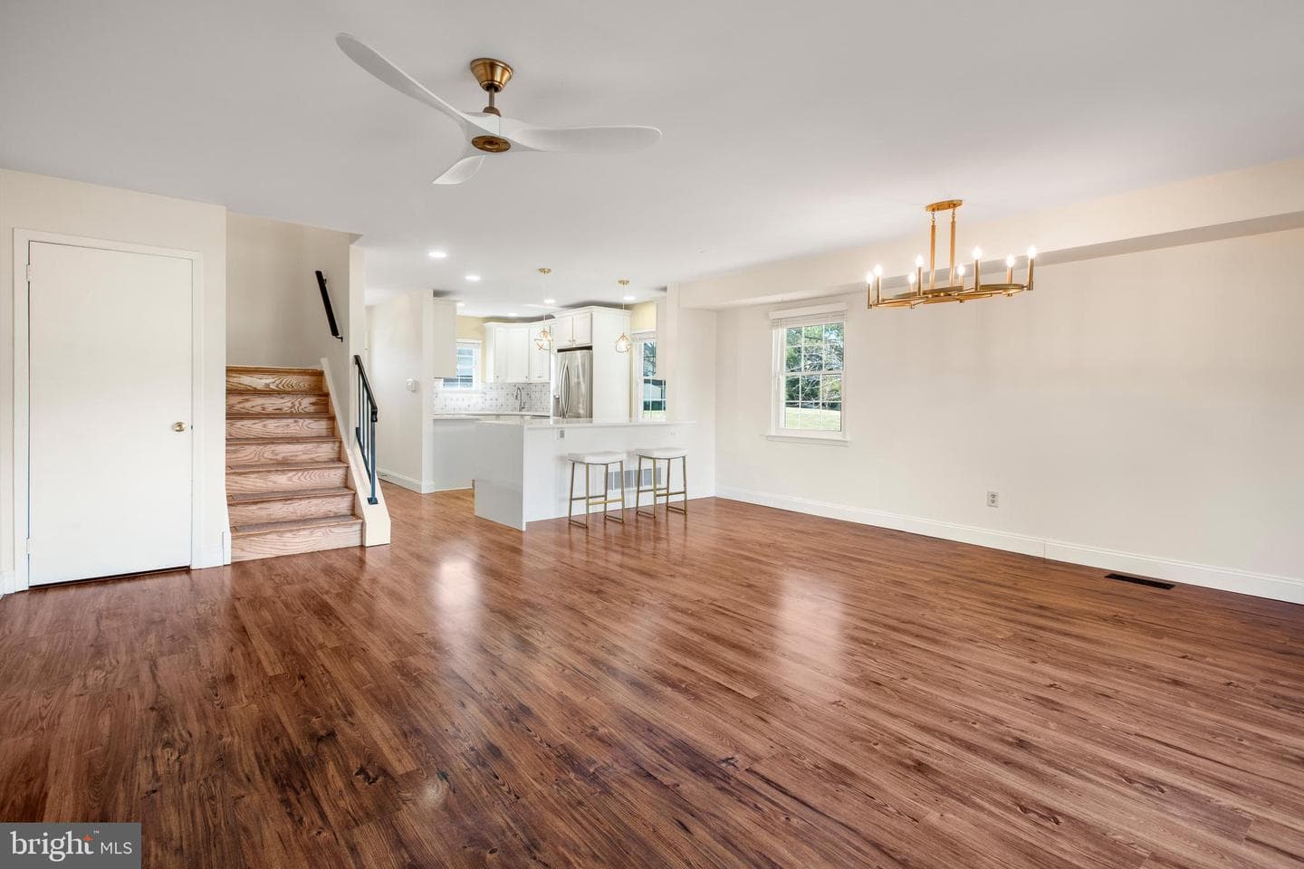 358 Carlyn Court photo 11