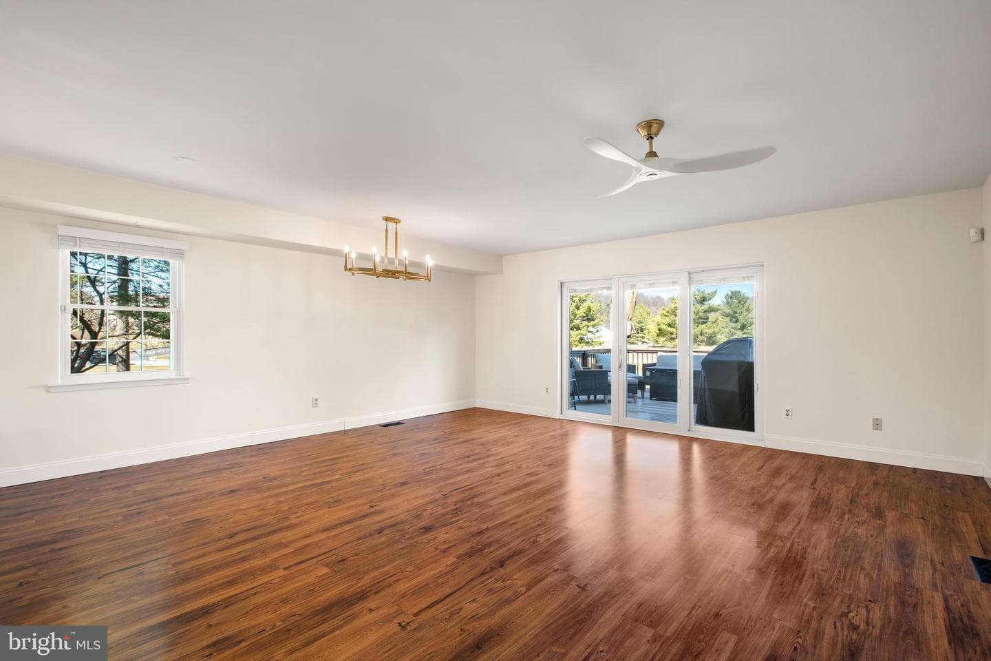 358 Carlyn Court photo 17
