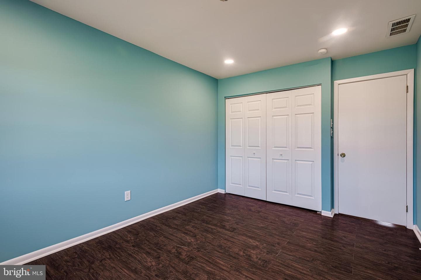 358 Carlyn Court photo 24