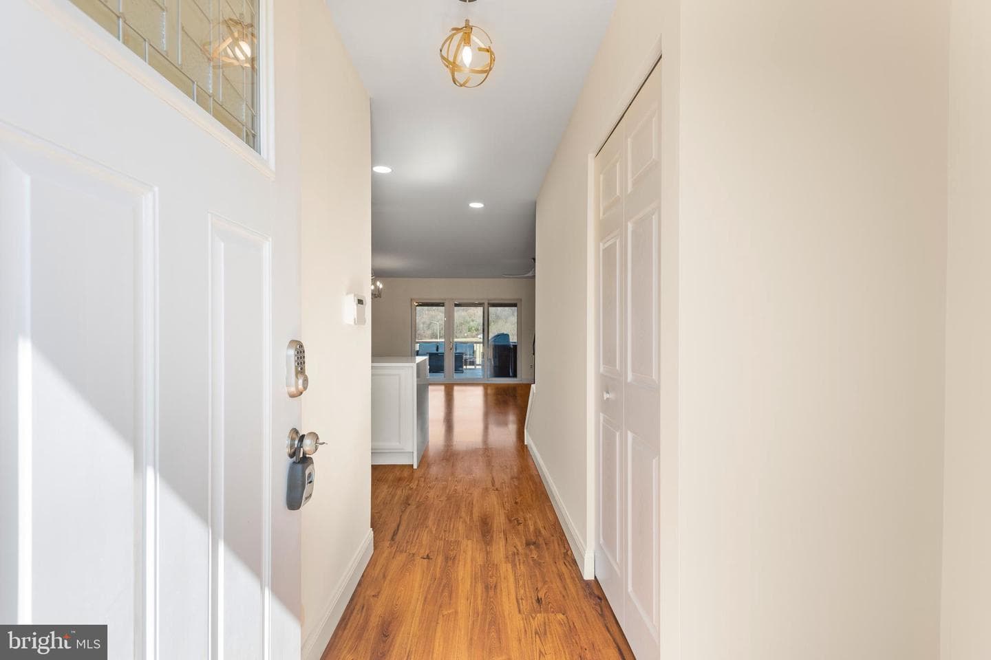 358 Carlyn Court photo 4