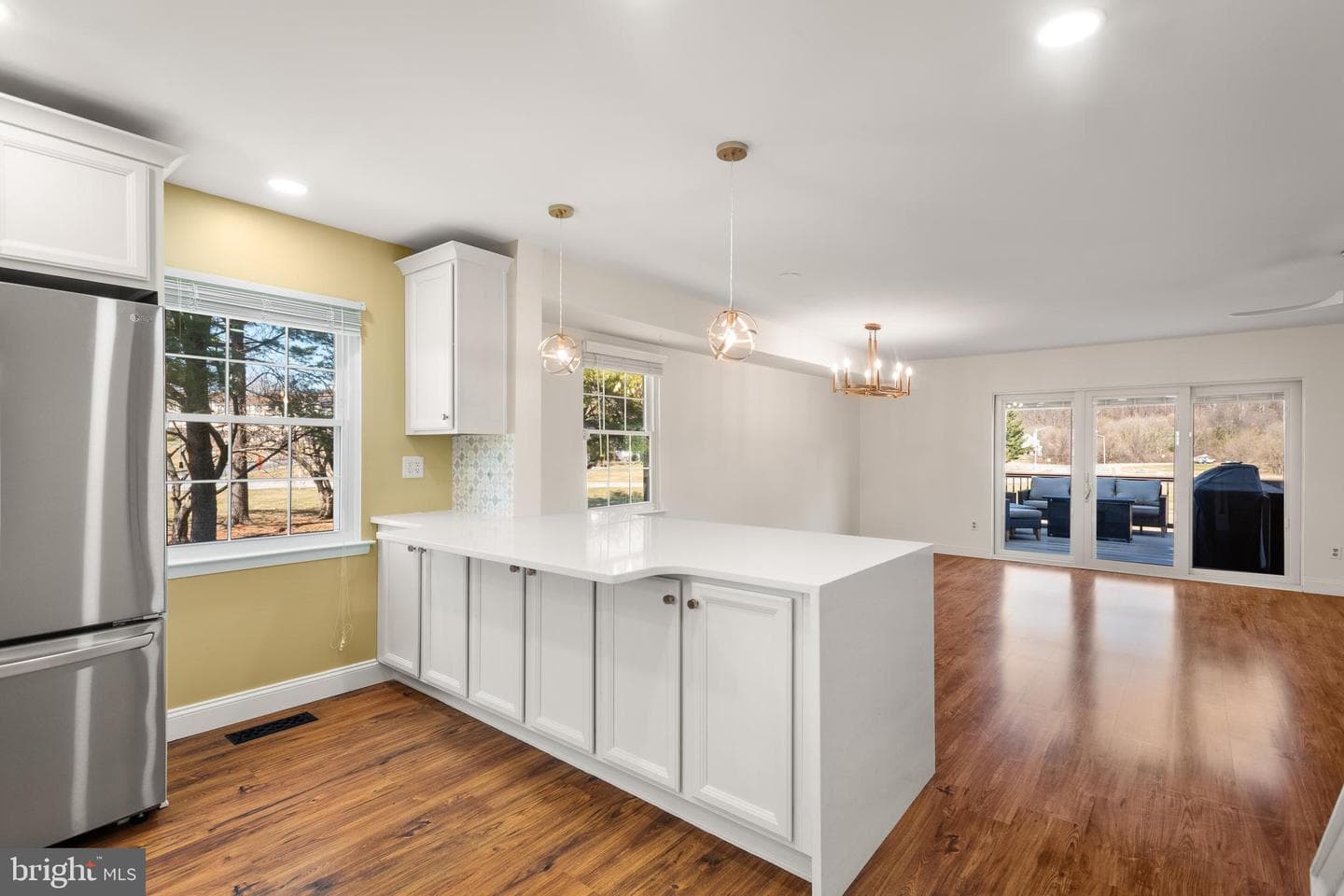 358 Carlyn Court photo 6