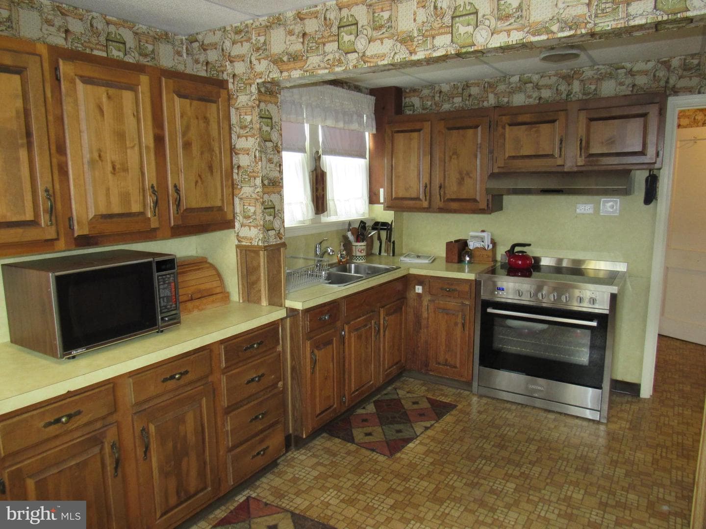 136 4th Avenue photo 13