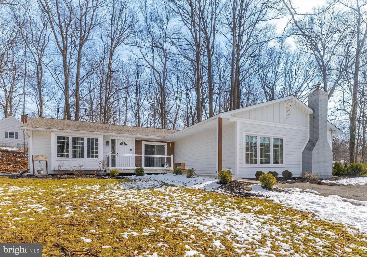 1185 Woodward Drive photo 2