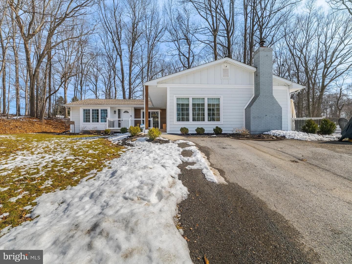 1185 Woodward Drive photo 3