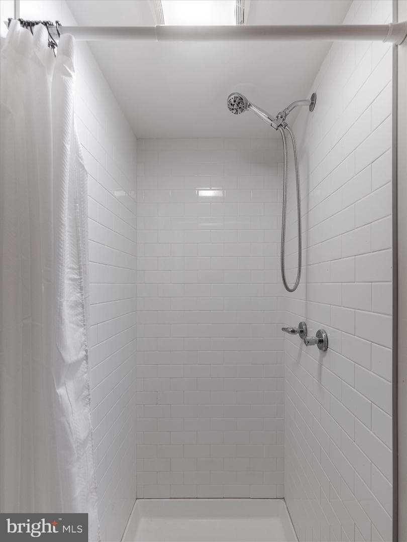 1185 Woodward Drive photo 43