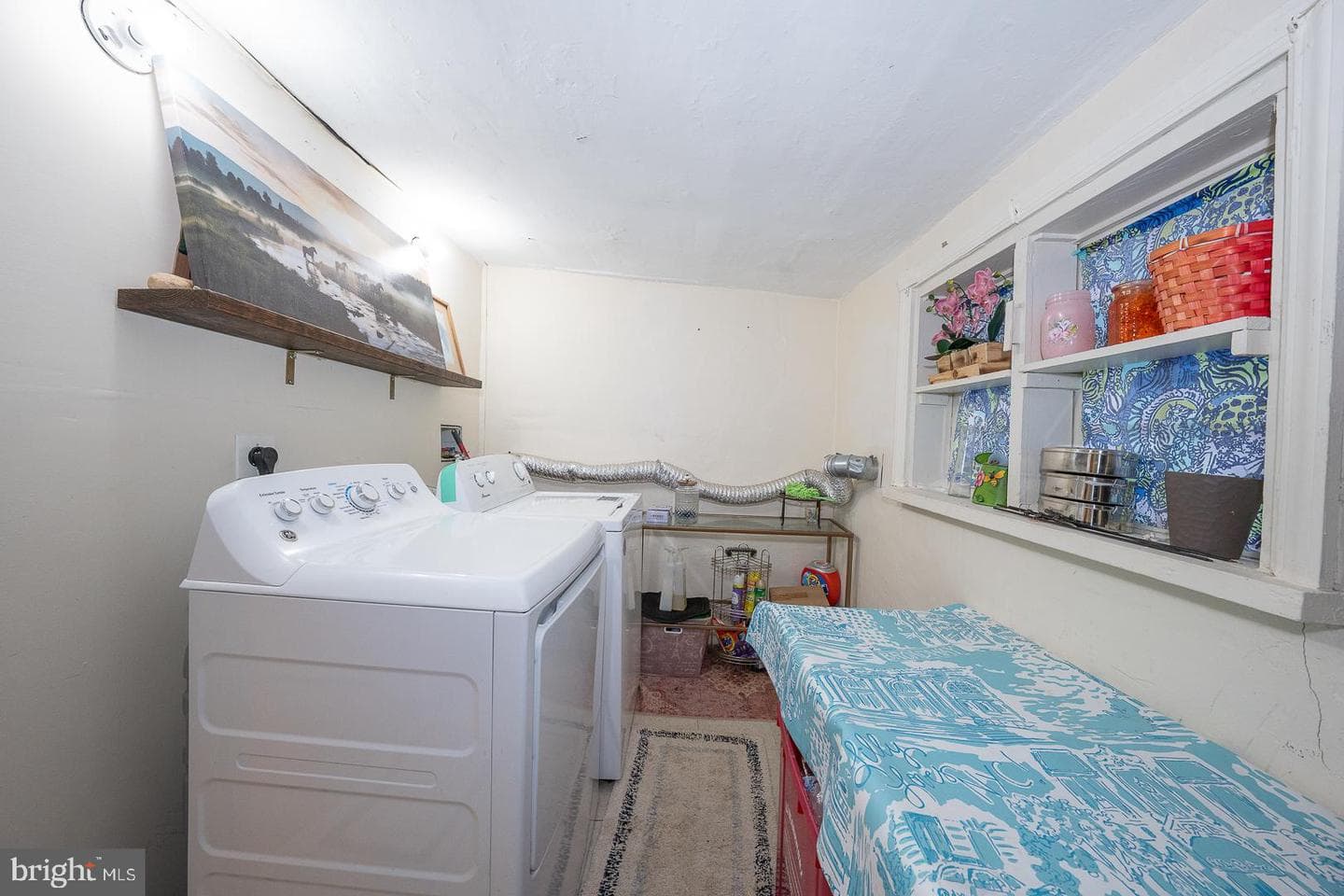 40 Grove Avenue photo 13