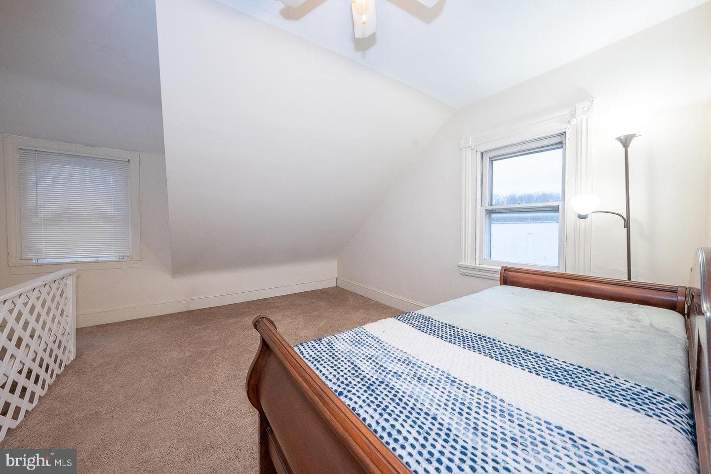 40 Grove Avenue photo 23
