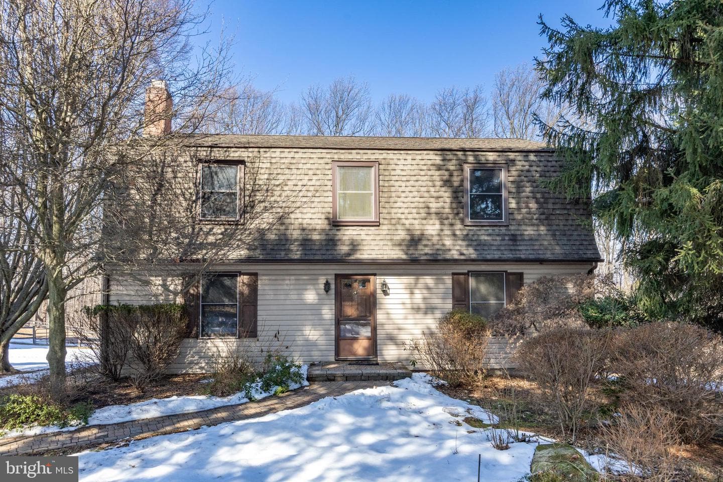 906 Heather Lane photo 3