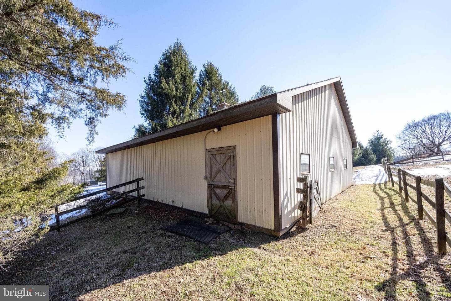 906 Heather Lane photo 4