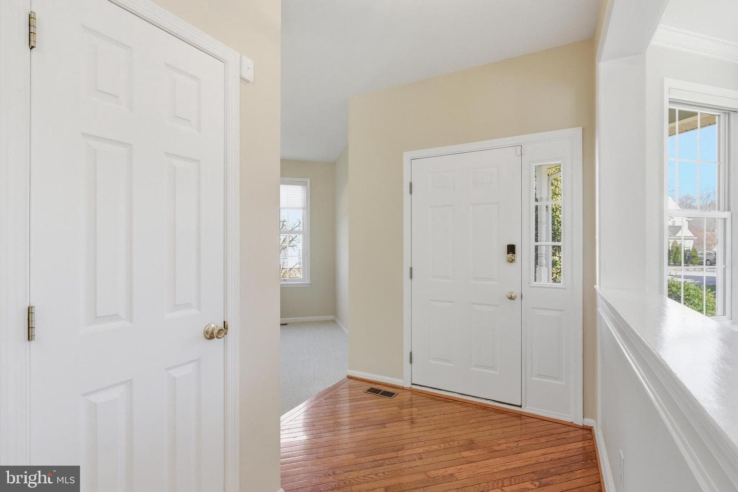 902 Chiswell Drive photo 4