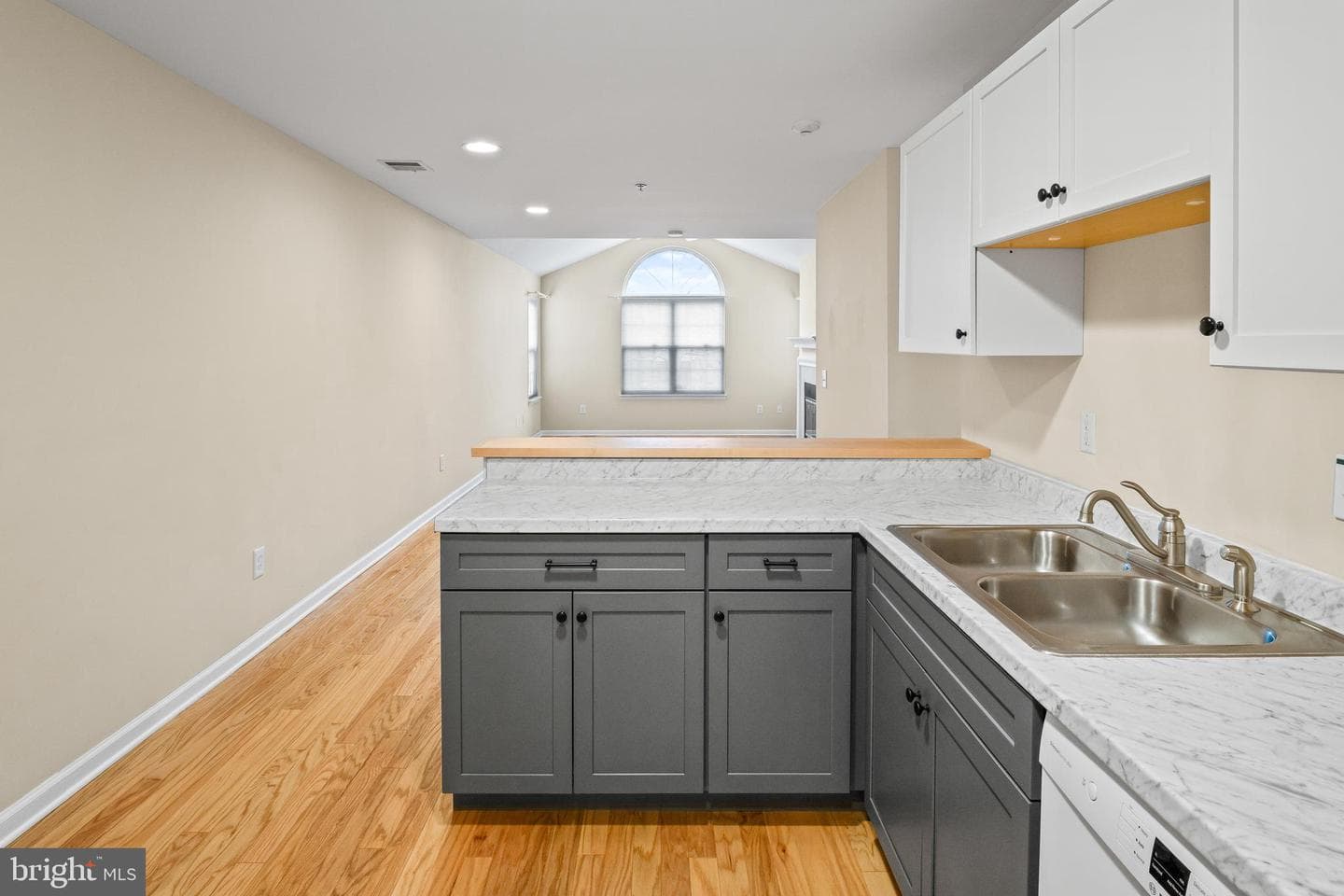 135 Village Way #5b photo 16