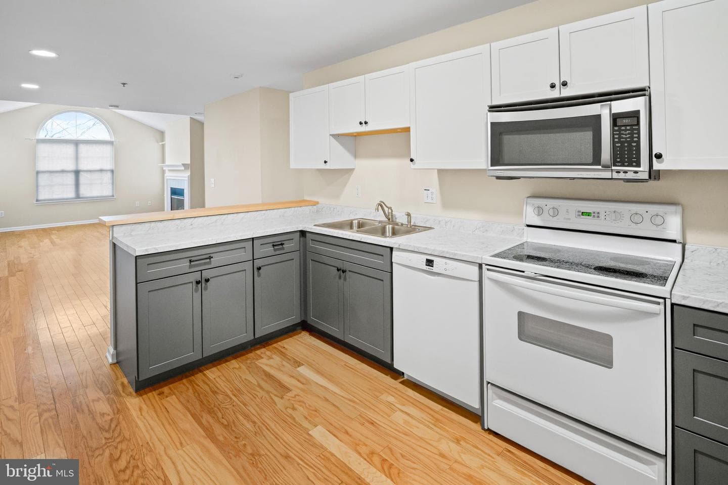 135 Village Way #5b photo 17