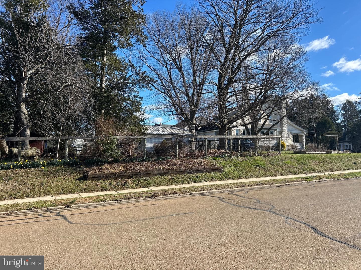 272 Penn Avenue photo 4