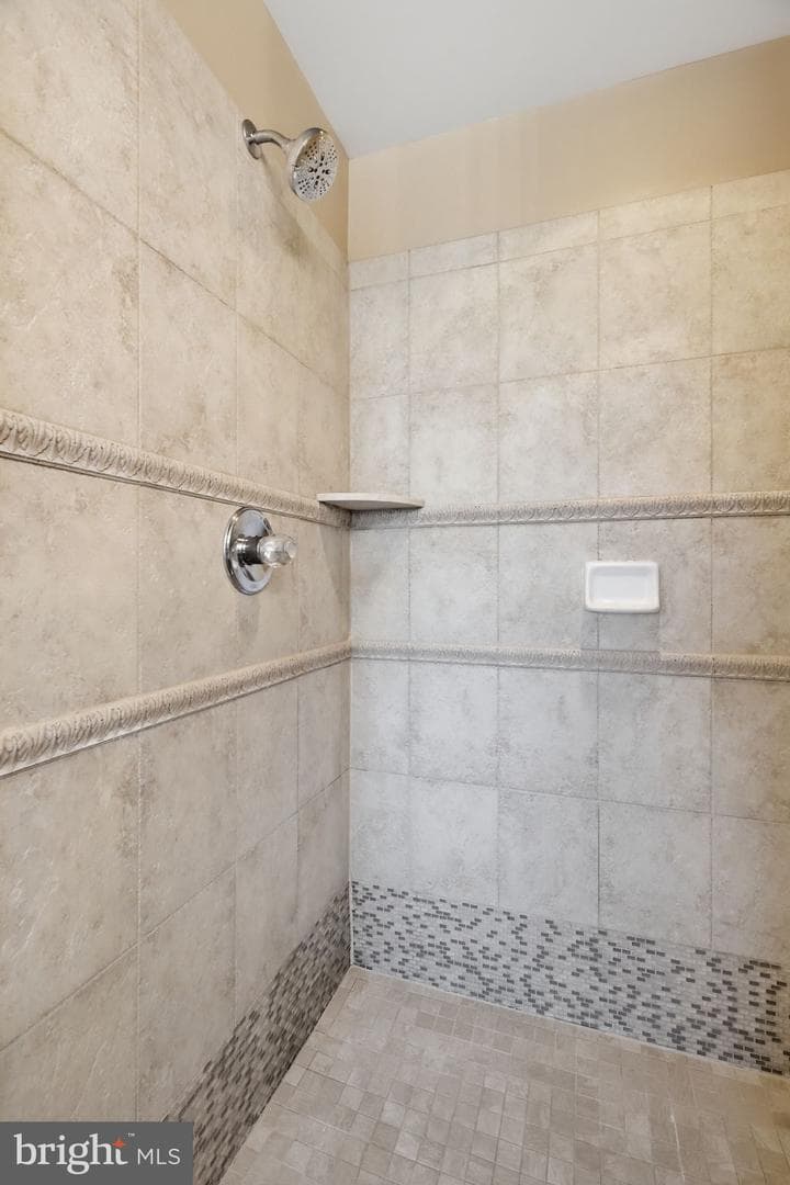 320 Tarbert Drive photo 36