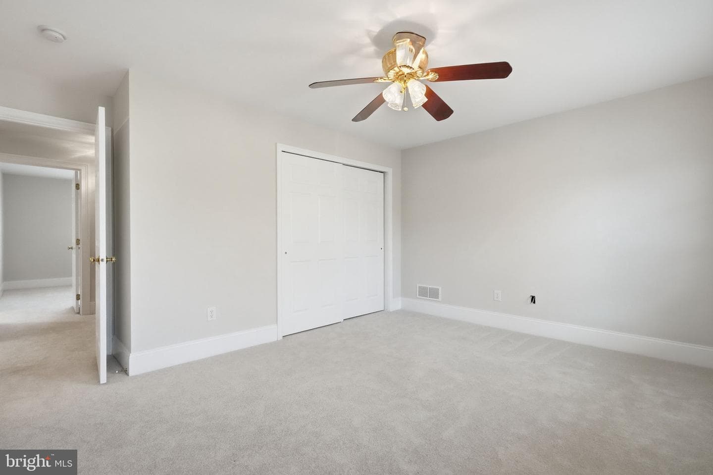 320 Tarbert Drive photo 38