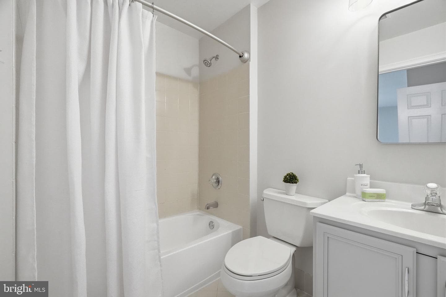 320 Tarbert Drive photo 39