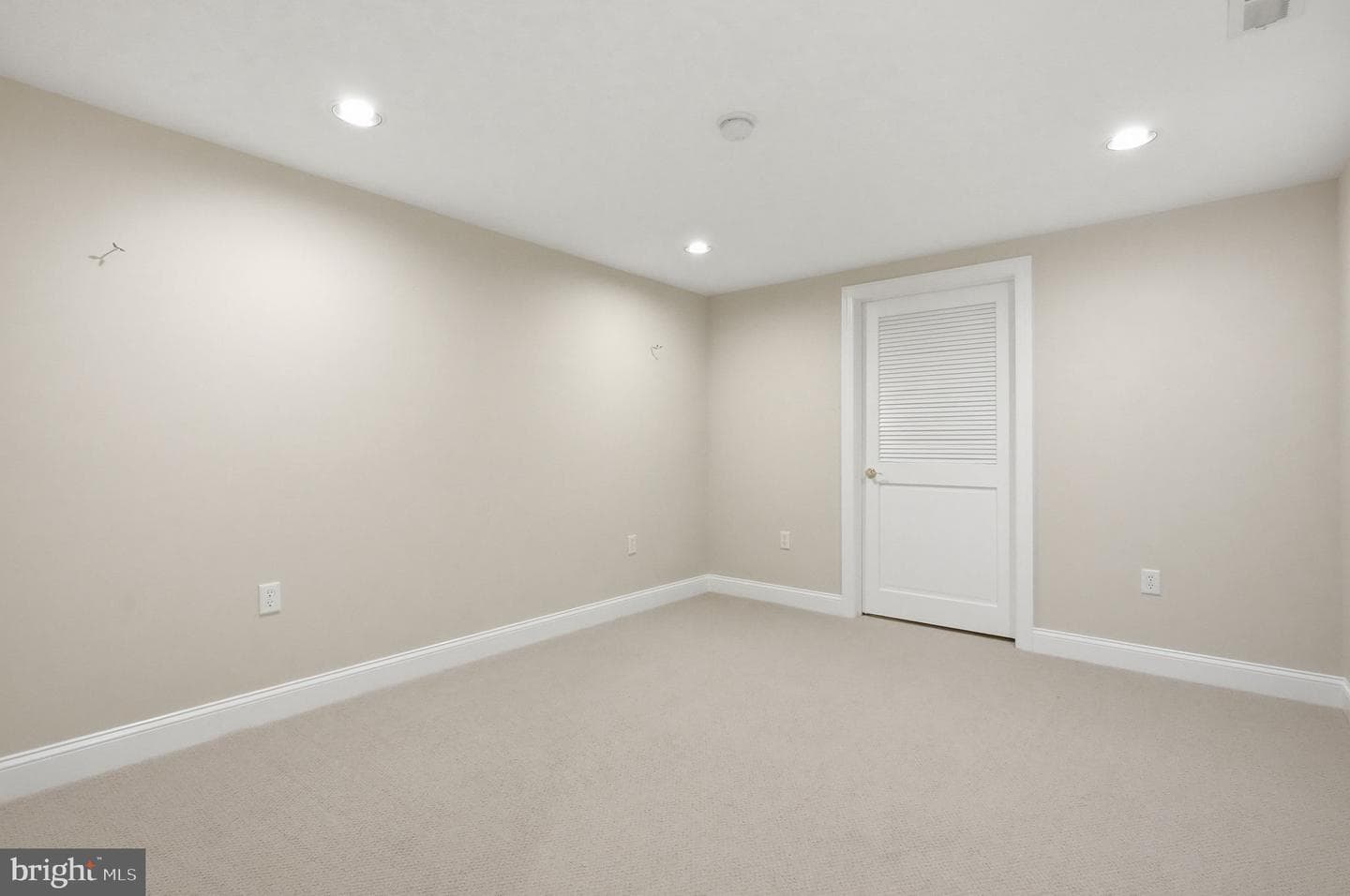 320 Tarbert Drive photo 57