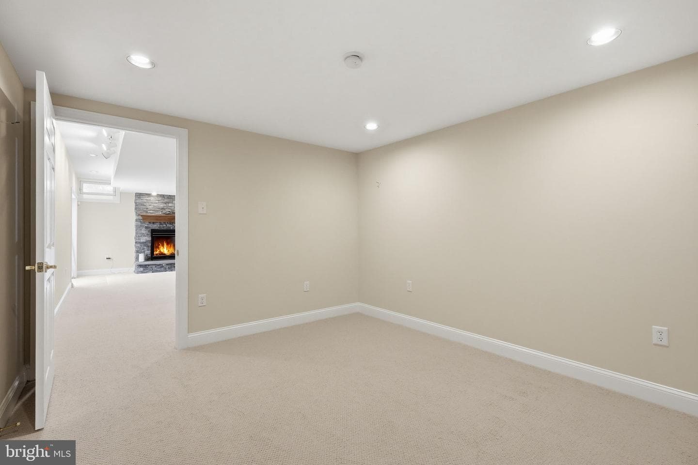320 Tarbert Drive photo 58