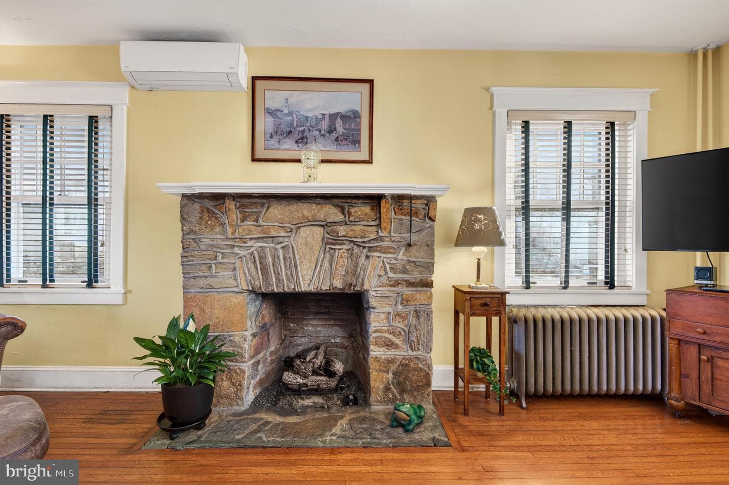 416 W Barnard Street photo 11