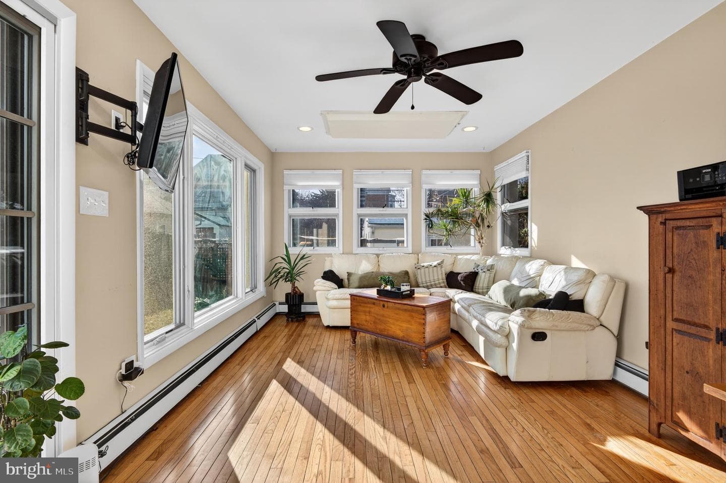 416 W Barnard Street photo 20