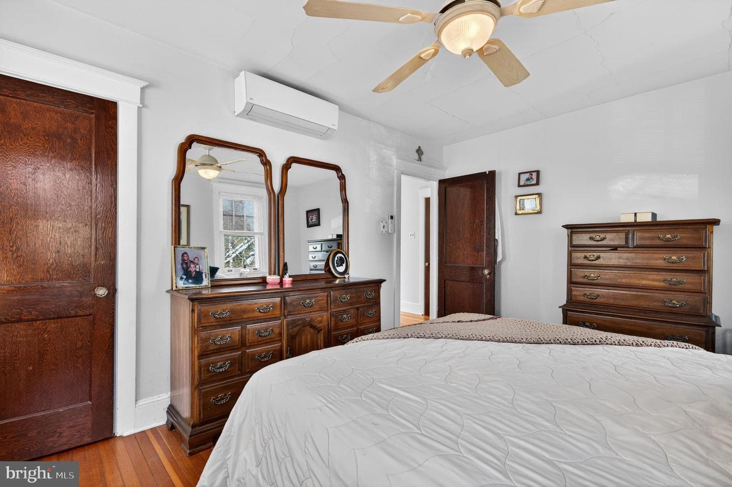 416 W Barnard Street photo 26