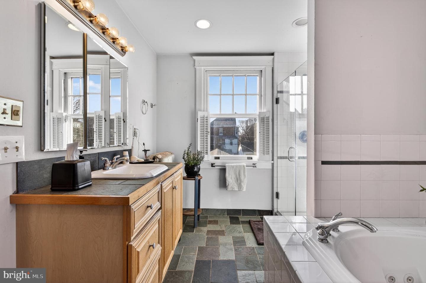 416 W Barnard Street photo 30