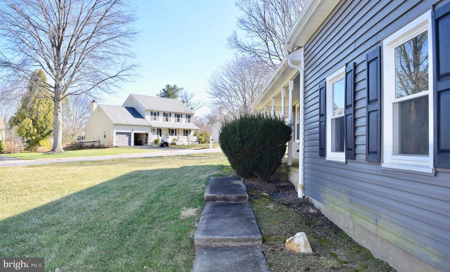 393 Clover Court photo 10