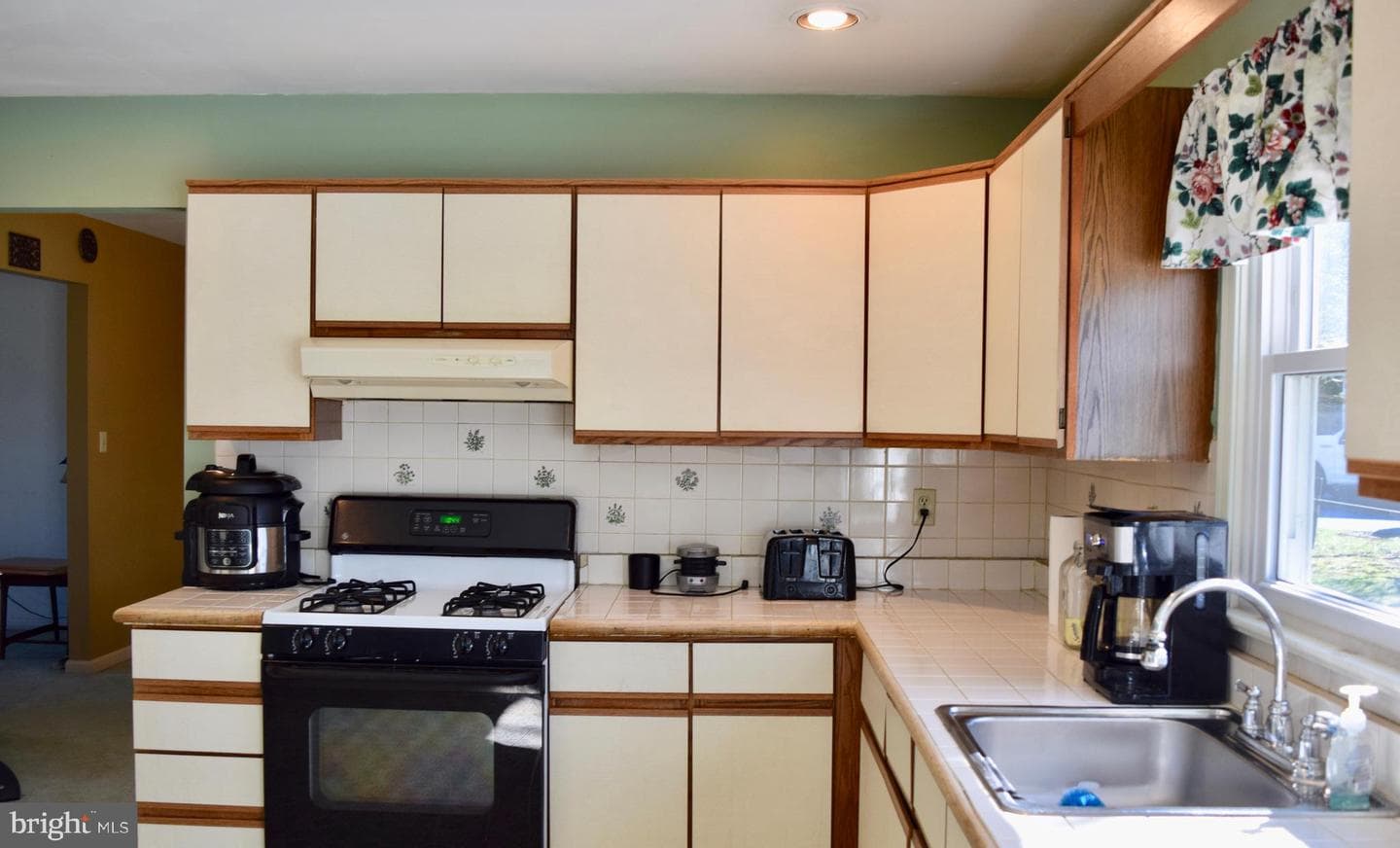 393 Clover Court photo 15