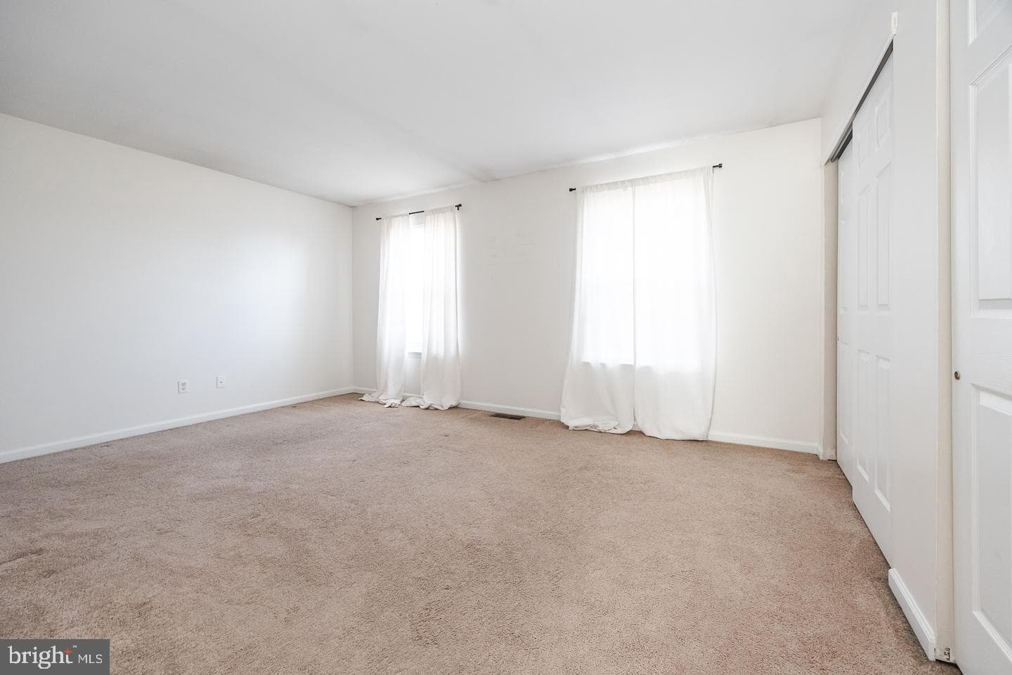 350 Andrew Road photo 12