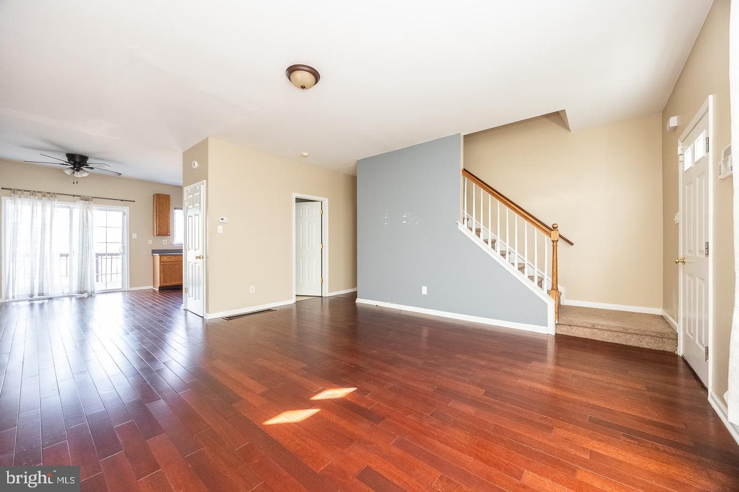 350 Andrew Road photo 3