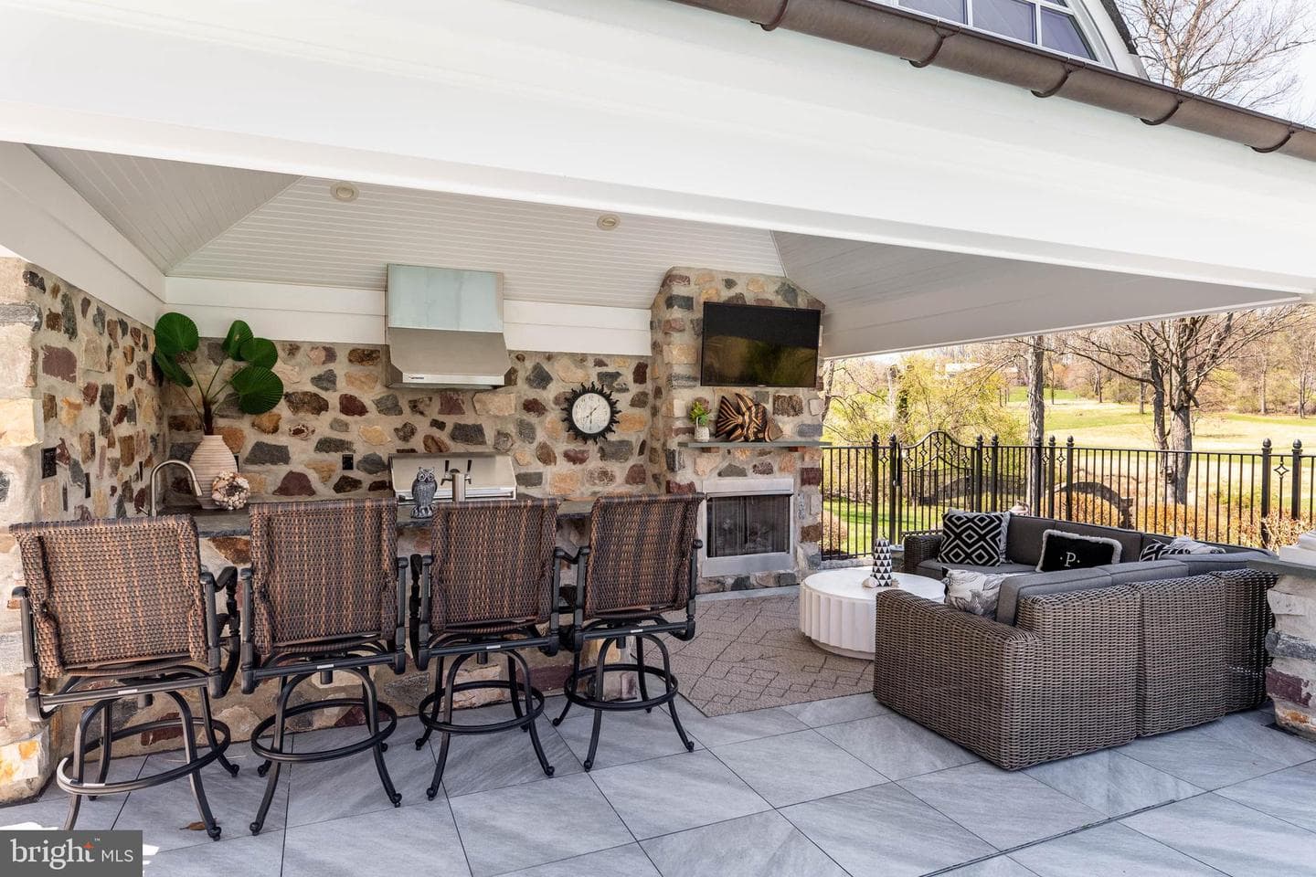 1075 S Leopard Road photo 101