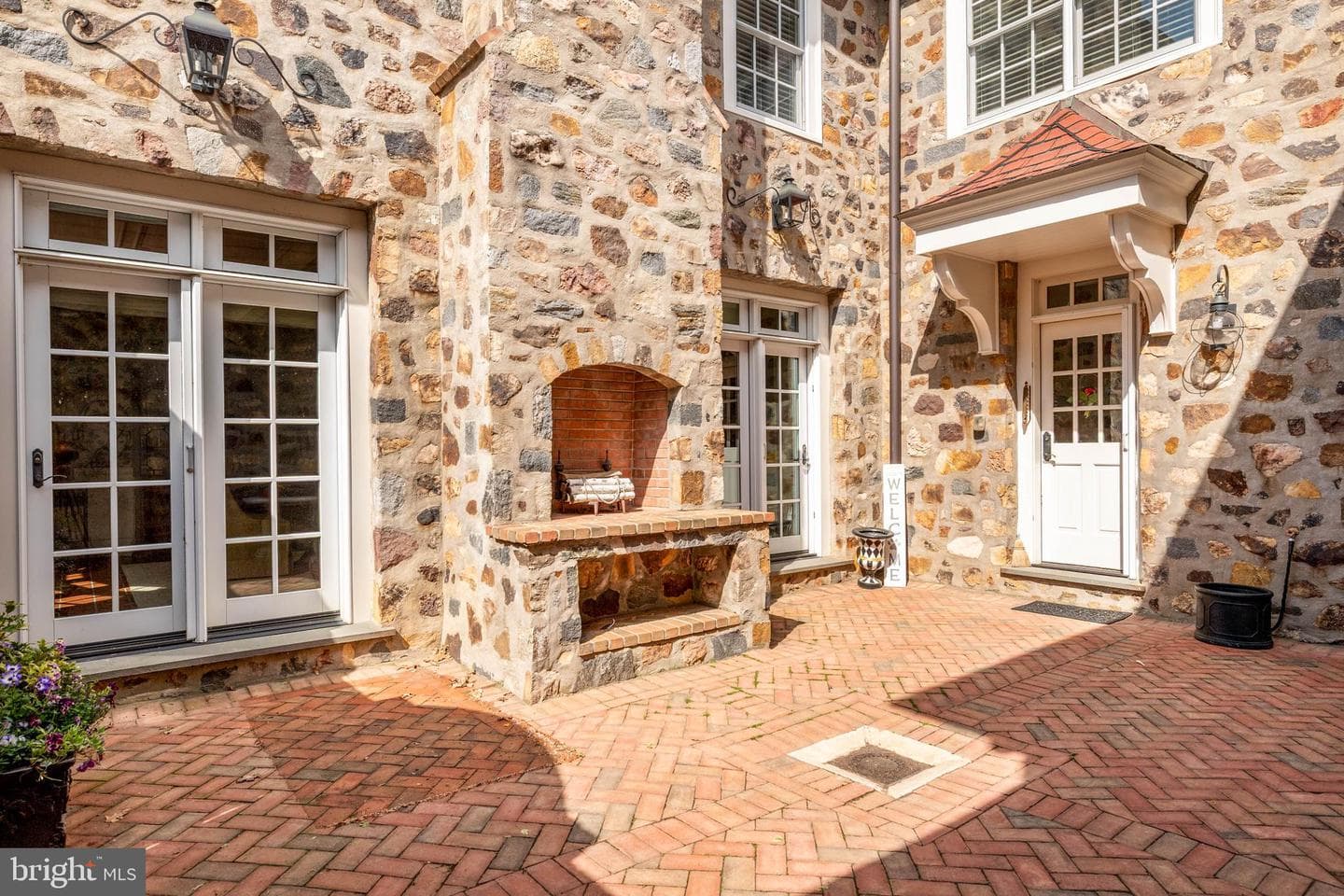1075 S Leopard Road photo 44