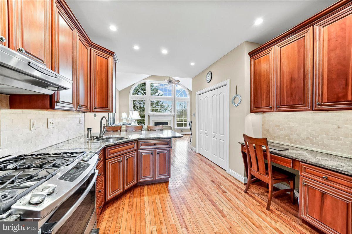 236 Greenbriar Drive photo 12
