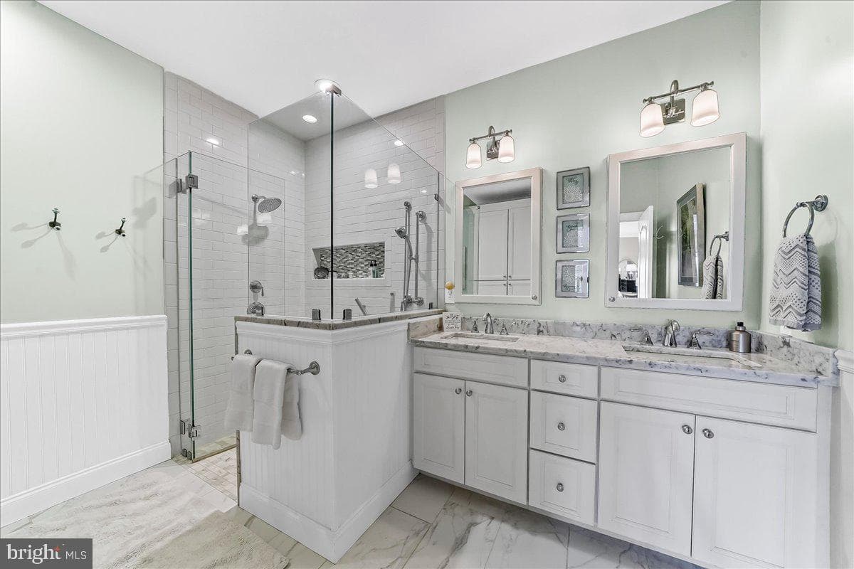 236 Greenbriar Drive photo 22