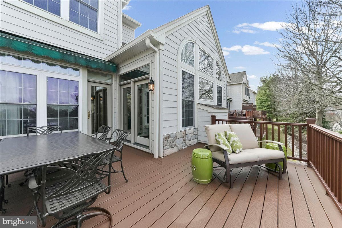 236 Greenbriar Drive photo 24