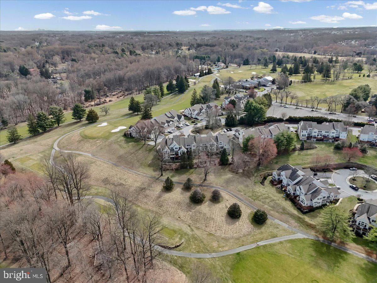 236 Greenbriar Drive photo 47