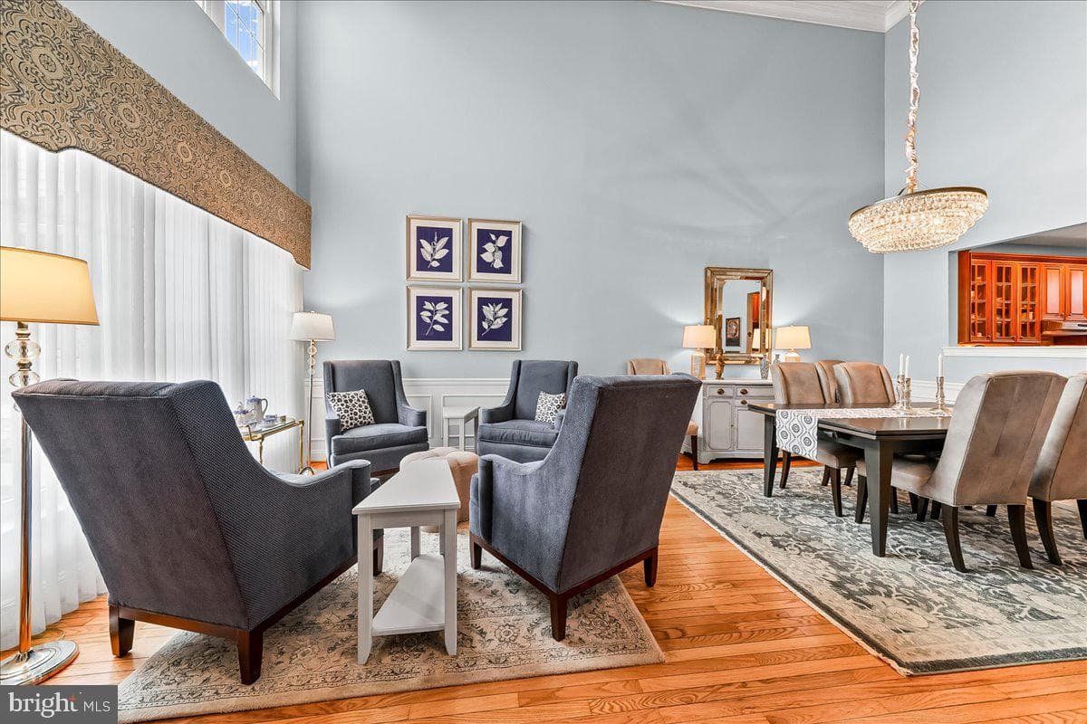 236 Greenbriar Drive photo 6