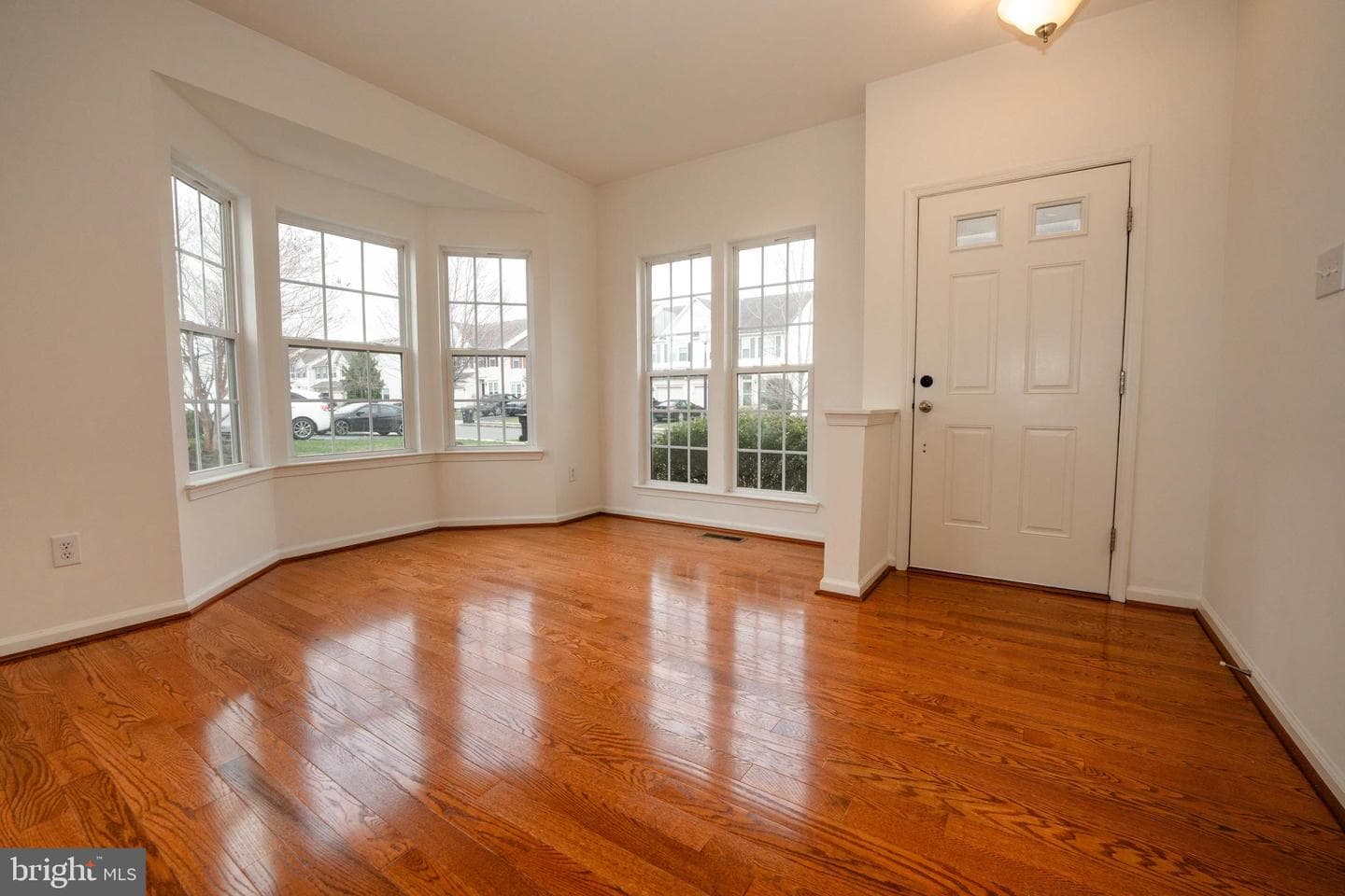 217 S Savanna Drive photo 4
