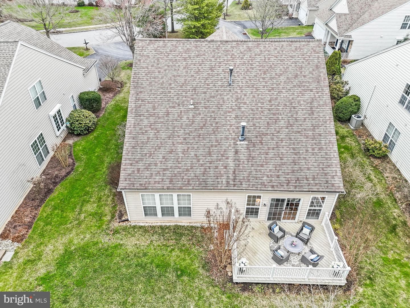 110 Petunia Drive photo 32