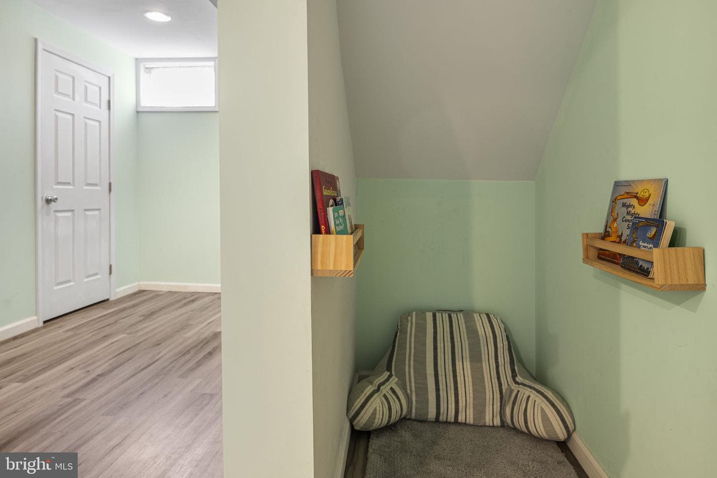 213 Thornridge Drive photo 27