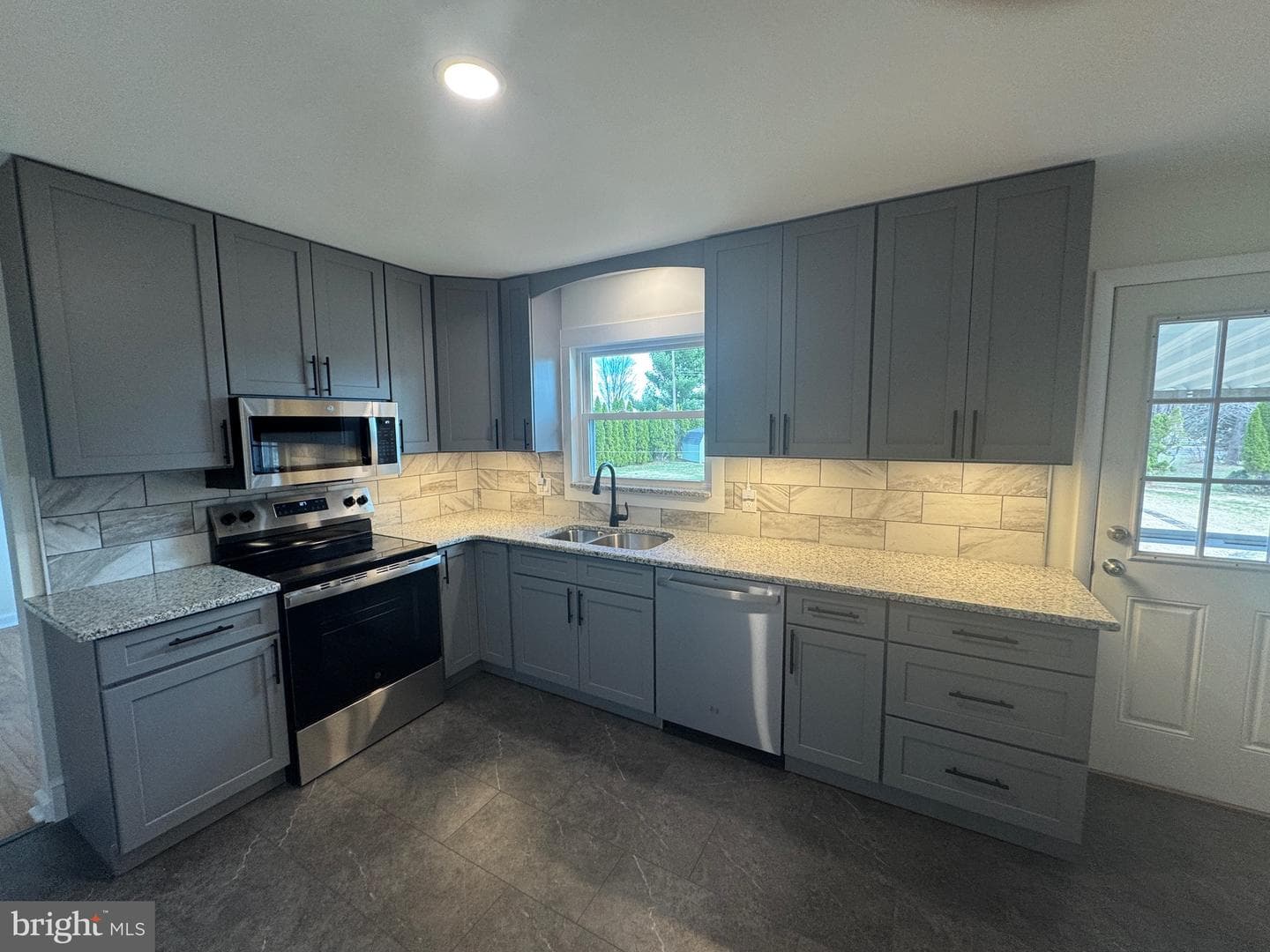 1218 S Hanover Street photo 12